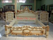 Tempat Tidur Ukiran Modern